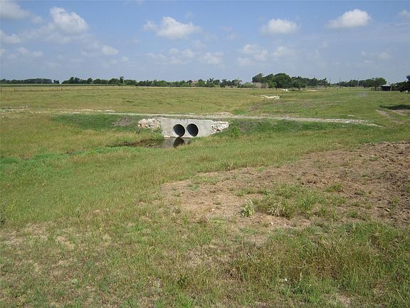 5th image of 1602 County Road 470