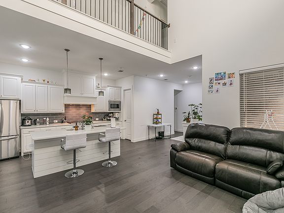 4th image of 229 Eaglewood Dr
