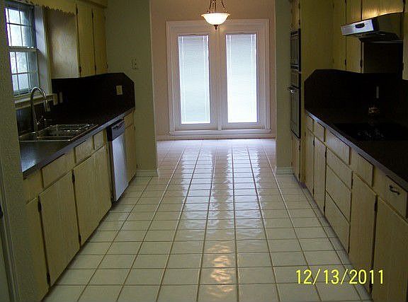 4th image of 304 E Pine St