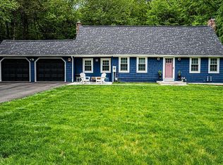 7 Chiswick Ln, Barkhamsted, CT 06063