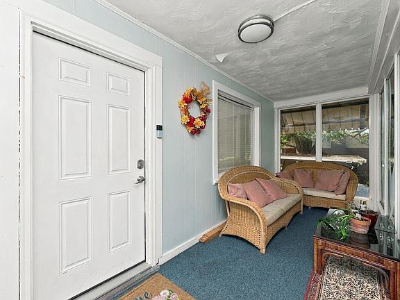 5th image of 311 Robinson Dr
