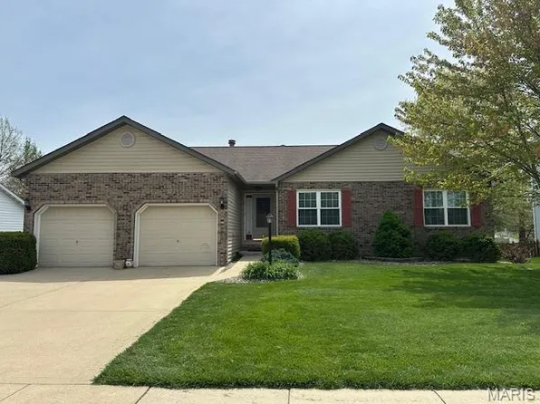 2608 Hunters Rdg, Edwardsville, IL 62025