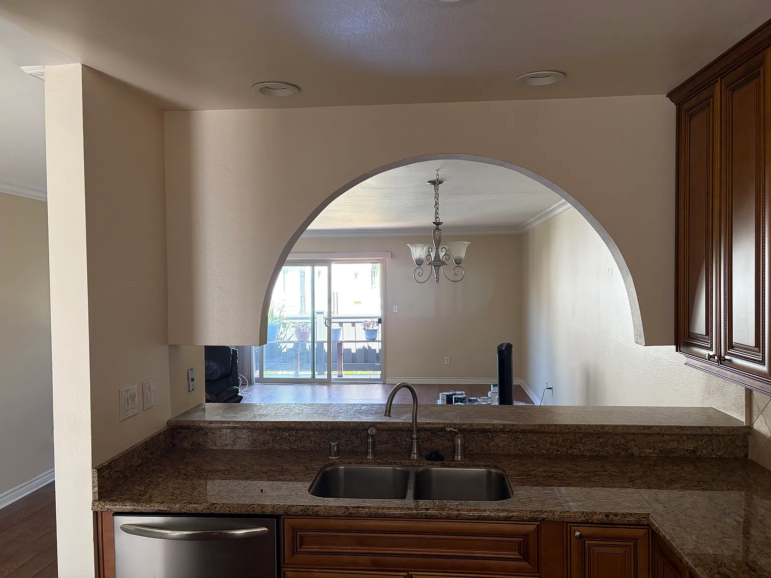 3 bed, 1094 sqft, $3,500 — Photo 4