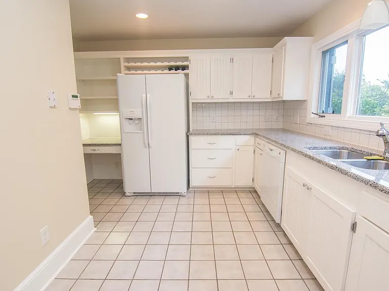 1000 Jefferson Dr — Photo 9