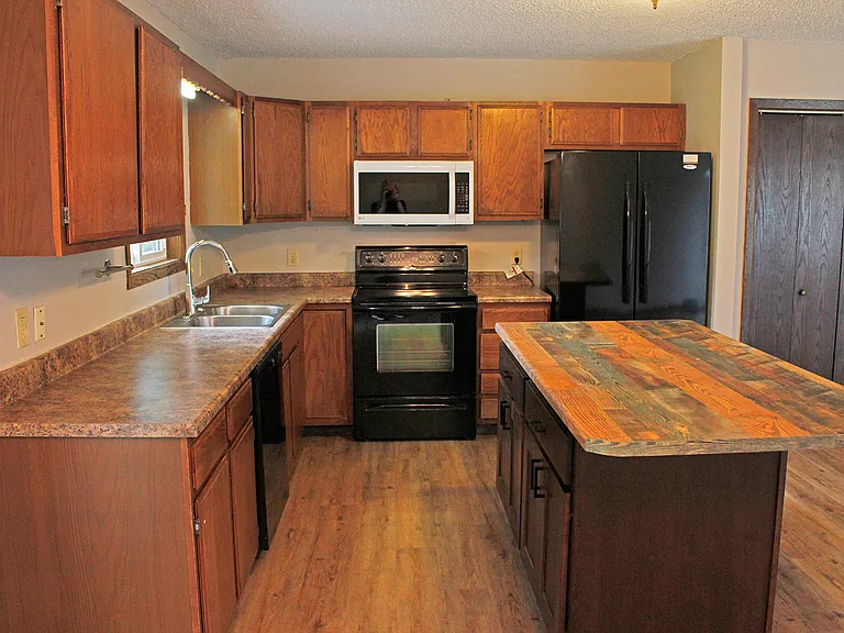 1421 Orchard Dr — Photo 10