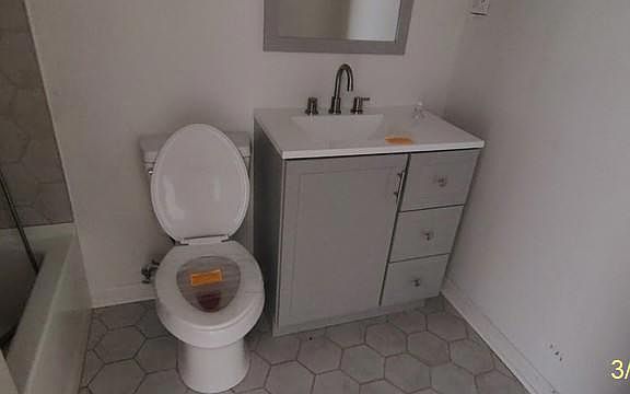 2nd image of 204 Riggs St