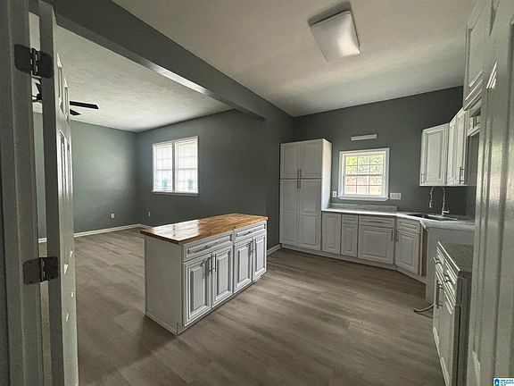 5th image of 2030 Leighton Ave