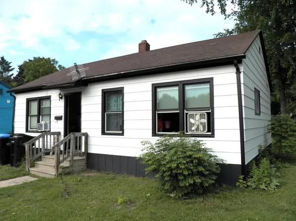 914 N 6th Pl, Sturgeon Bay, WI 54235