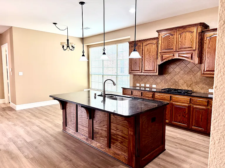 509 S Hampton Ct — Photo 9