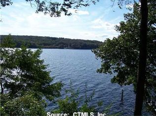 38 Bluff Rd, Gales Ferry, CT 06335