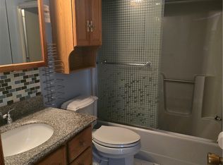 1055 W Tuscarawas Ave, Barberton, OH