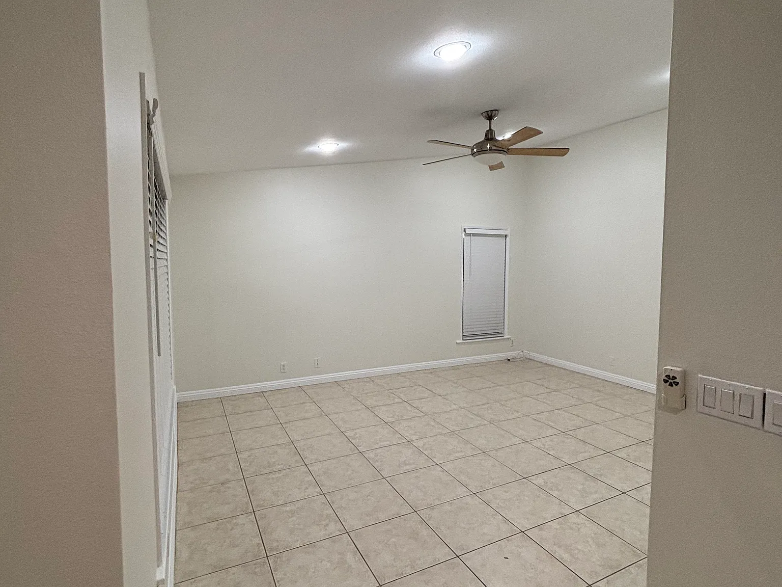 4 bed, 1500 sqft, $4,500 — Photo 4
