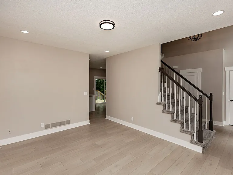 14440 Briarwood Ln — Photo 6