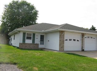1402 Berkley Cir, Mishawaka, IN