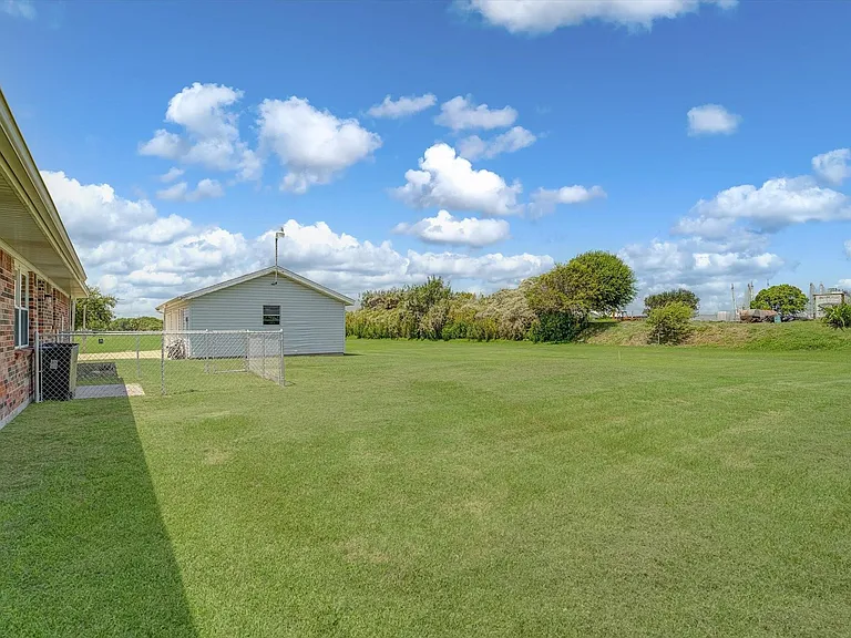 827 Pickney Ave — Photo 45
