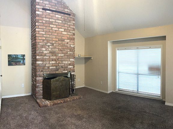 3rd image of 1324 Sharlo Ave