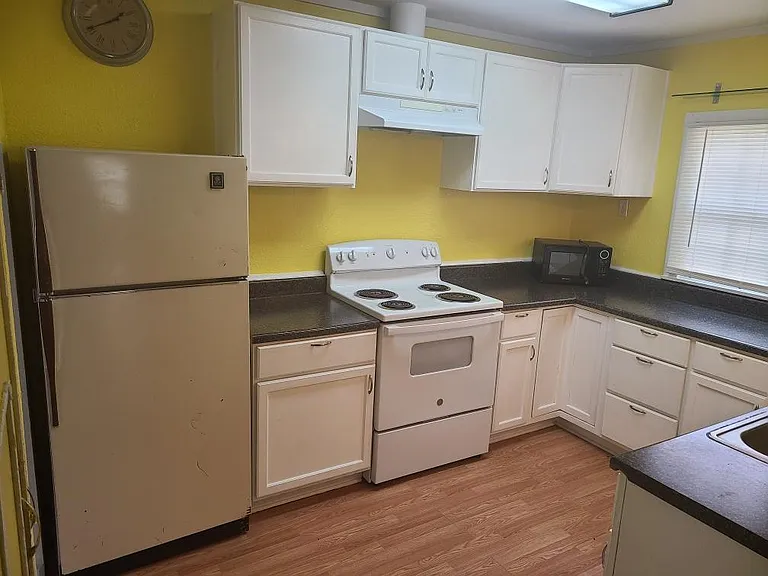 801 Vernon St — Photo 12