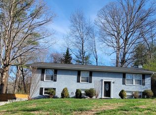 8953 Shallowford Rd, Knoxville, TN 37923