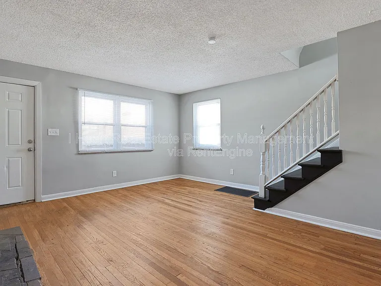 338 S Chase Ave — Photo 8