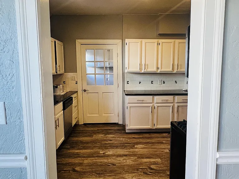 1031 S Ellison Ave — Photo 11