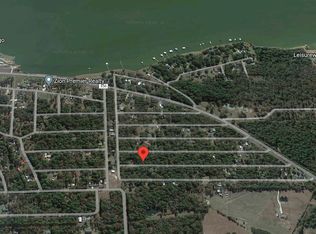 490 12th St, Onalaska, TX 77360