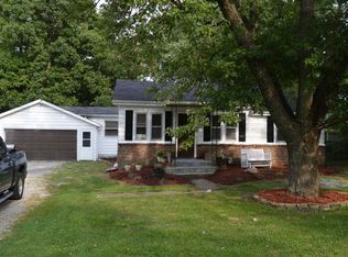 8268 Auburn Rd, Fort Wayne, IN 46825