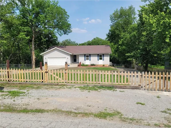 5241 N Bristol Ave, Kansas City, MO 64119
