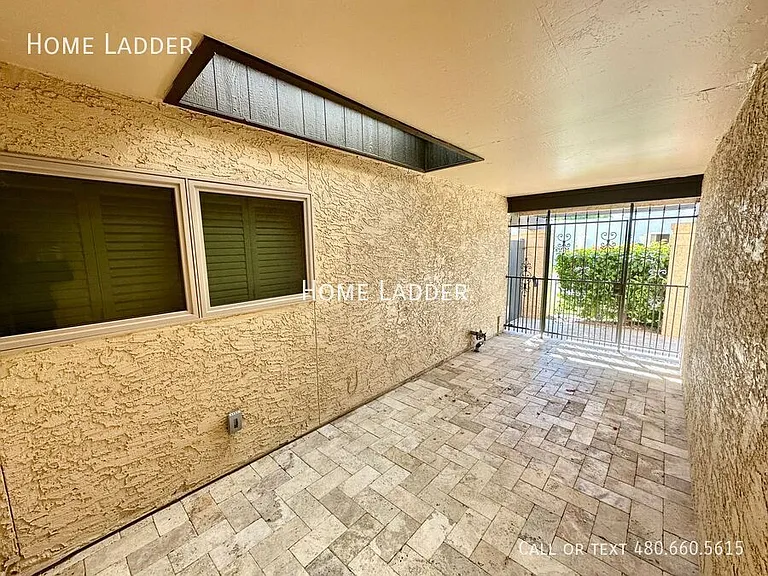 8084 E Del Laton Dr — Photo 24