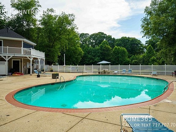 3rd image of 808 Countryside Pl SE
