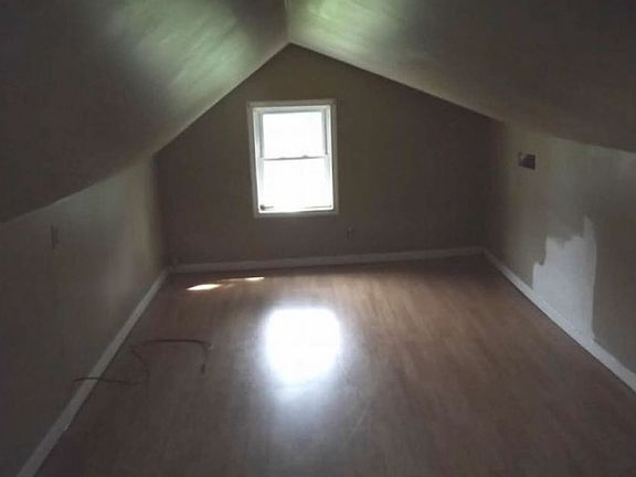 2nd image of 431 E Reservoir Ave