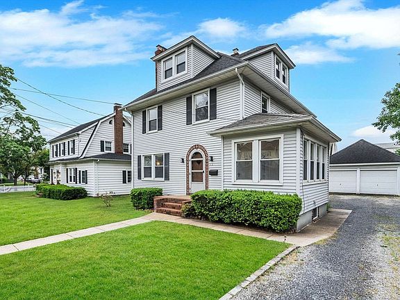 3rd image of 58 Willowdale Ave