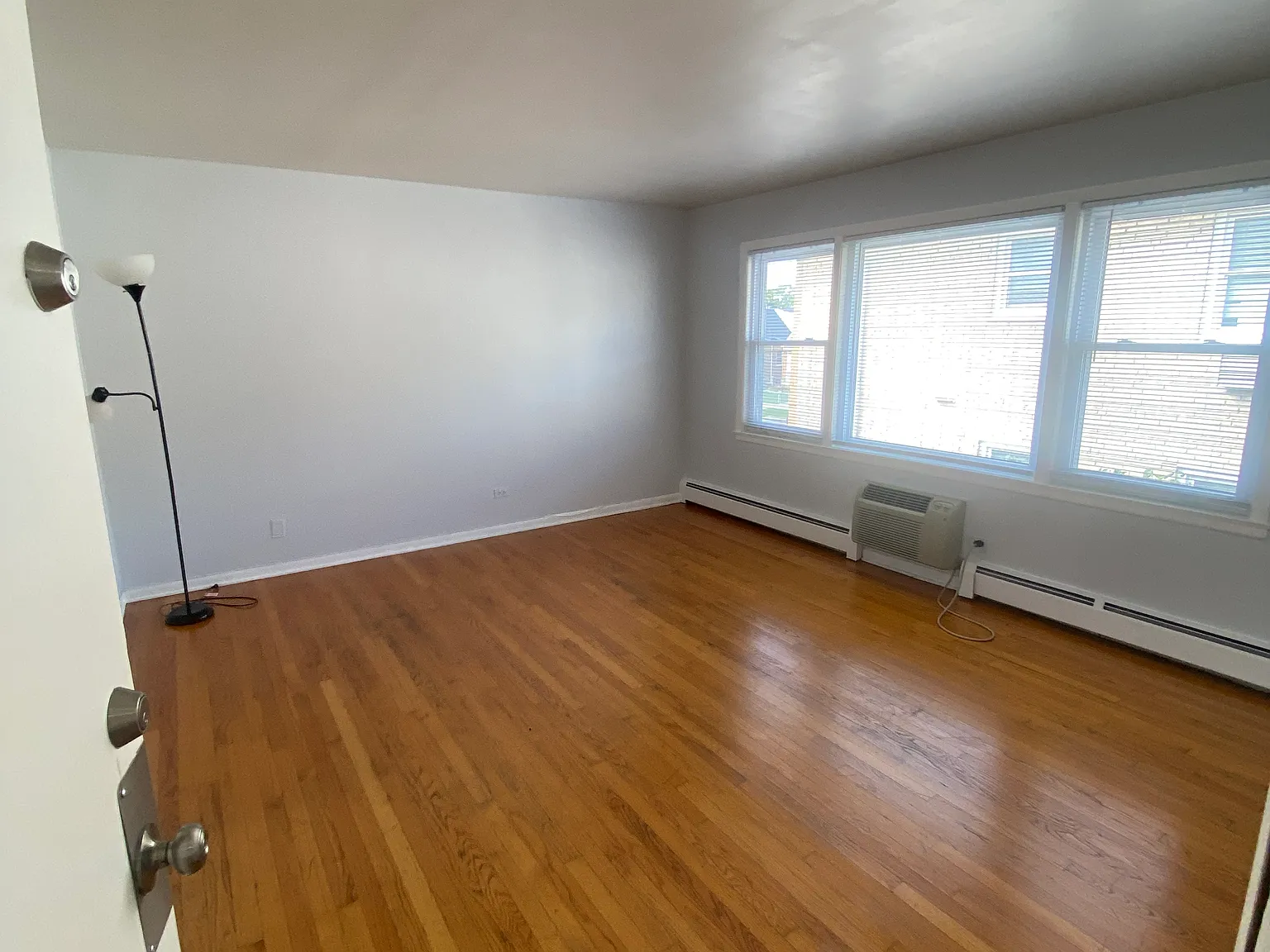 1 bed, 800 sqft, $1,500 — Photo 4