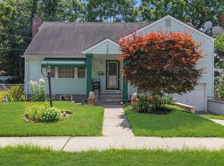 920 Clinton Pl, Baldwin, NY 11510