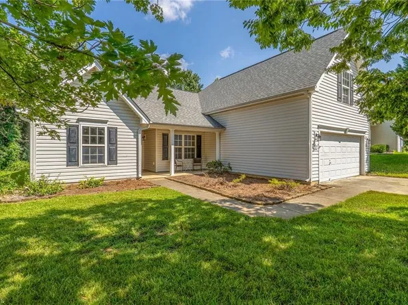 3519 Long Run Dr, Greensboro, NC 27405