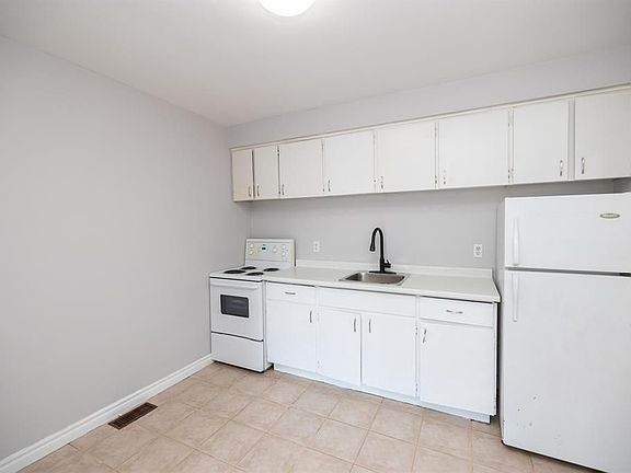 4th image of 205 Fane St #9B