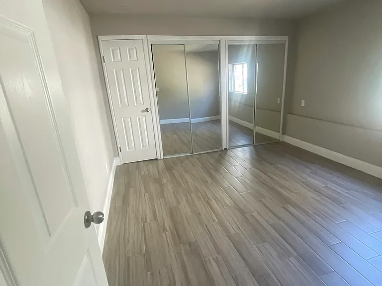 1081 Park Ave — Photo 2
