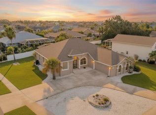 821 Greenview Dr, Apollo Beach, FL 33572