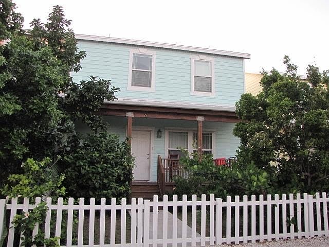 1st image of 281 Woods Ave Unit 6