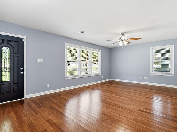 5th image of 2800 Davie Dr