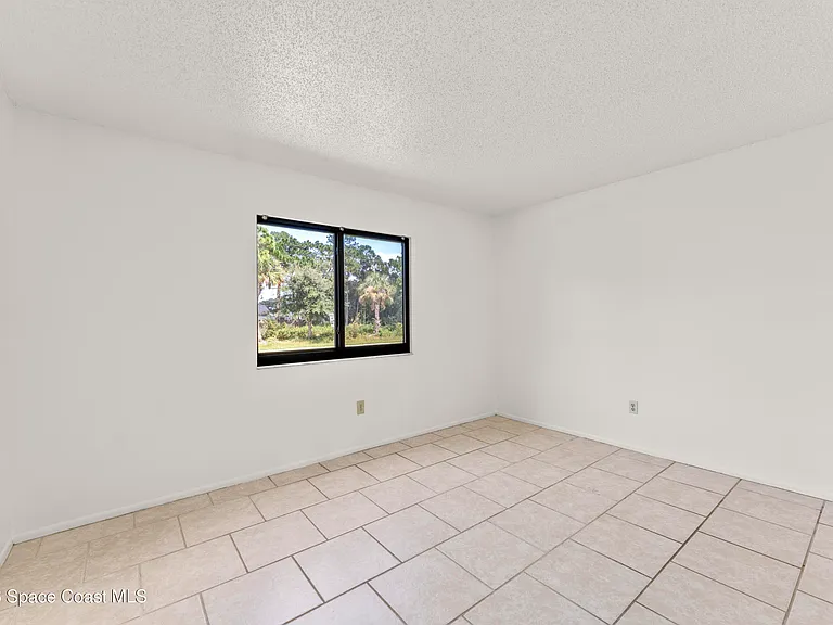 920 San Filippo Dr SE — Photo 6