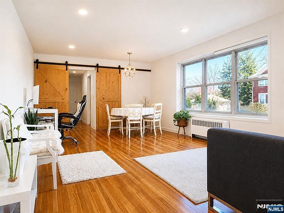 3rd image of 2350 Linwood Ave APT 1G