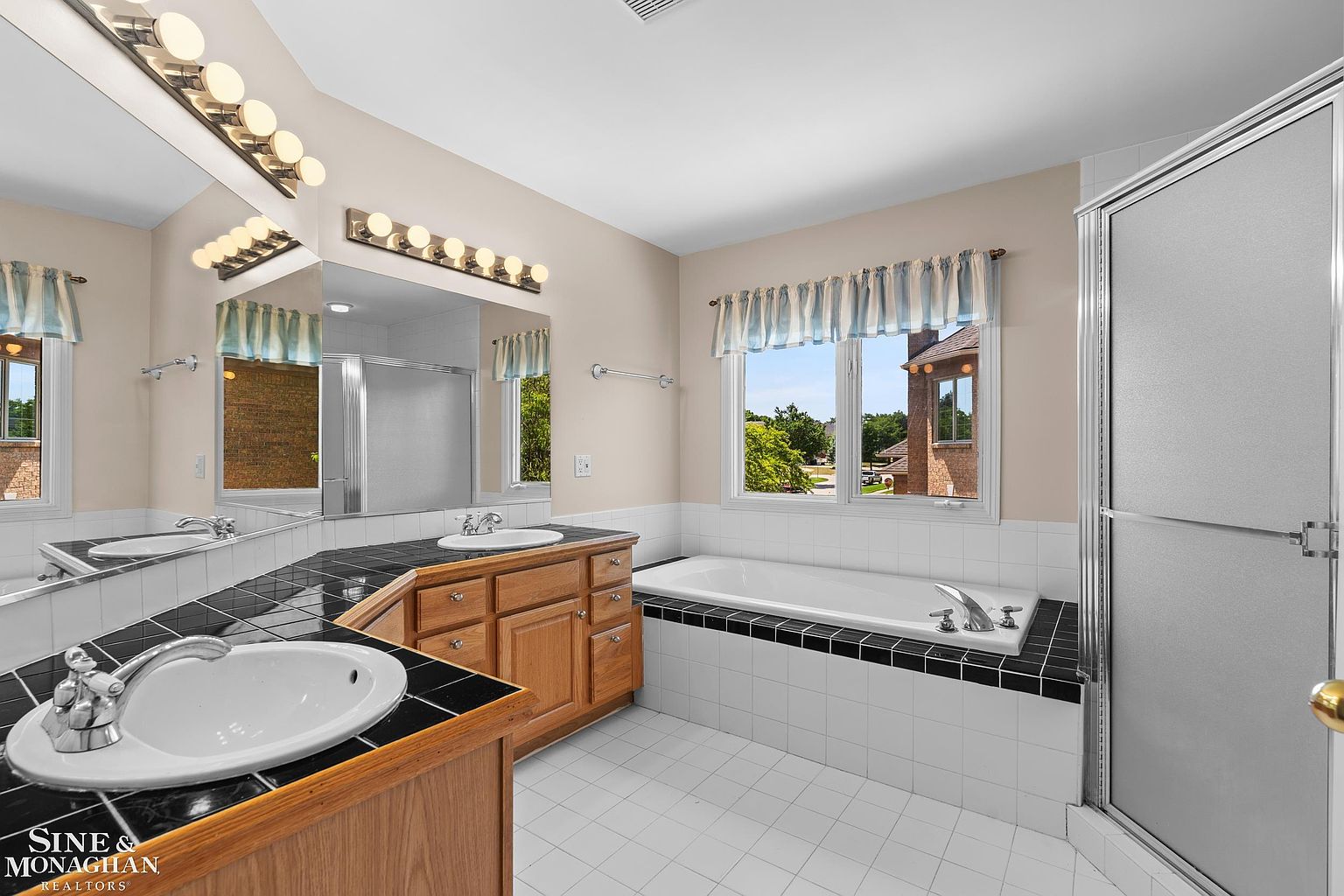 94 Ingram Dr, photo 6