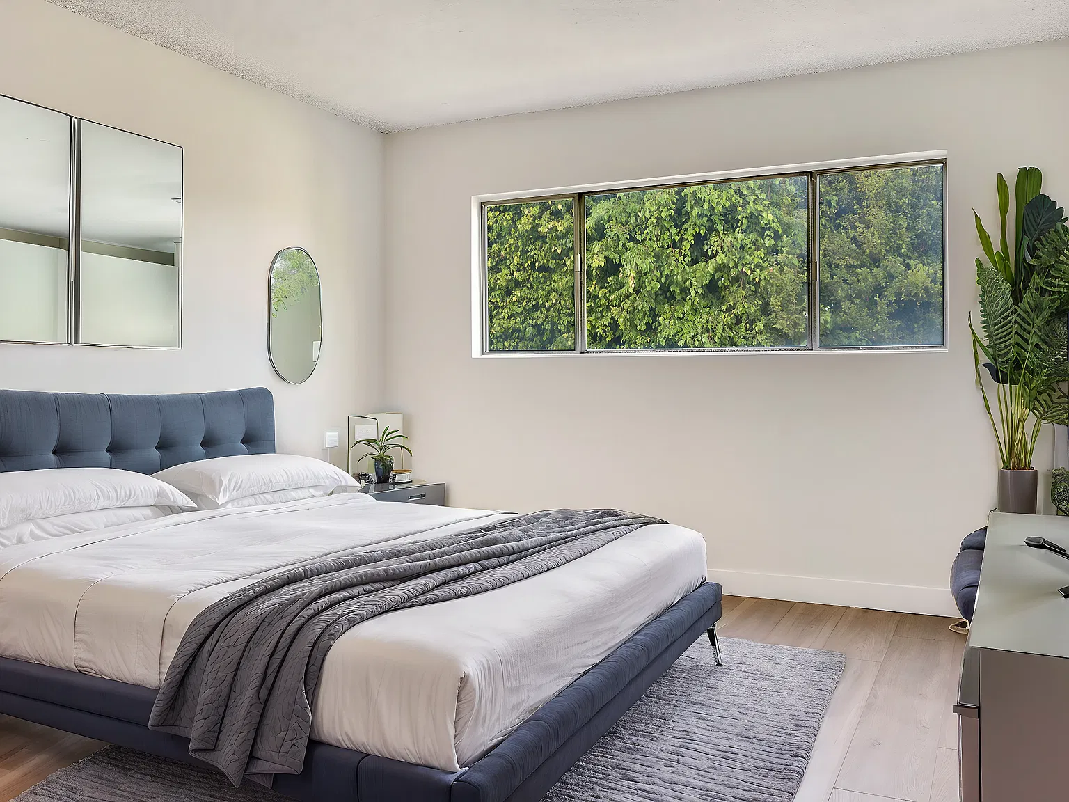 Fully Remodeled 2BR/2BA / Private Enclosed Balcony + Parking \ Prime Location / Beverlywood! — Photo 2