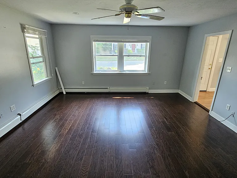 13 Otis St — Photo 3