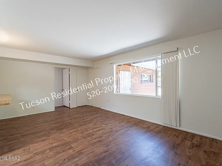 826 E Water St — Photo 14