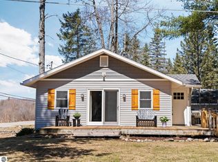 103 Poplar Ct, Cadillac, MI