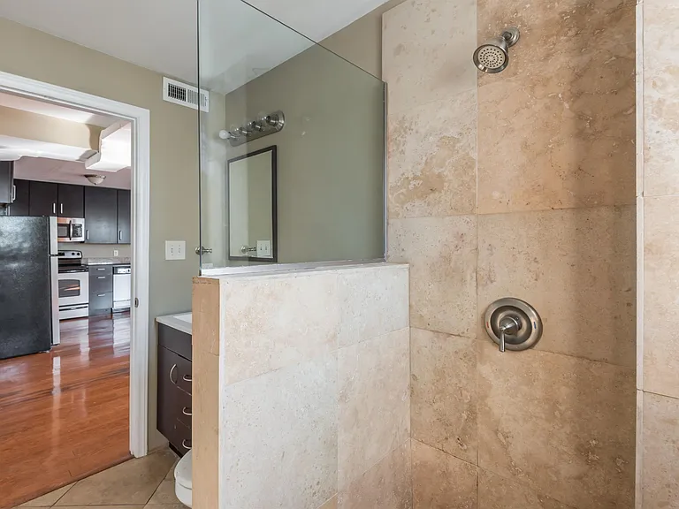 201 W 5th Ave #15 — Photo 8