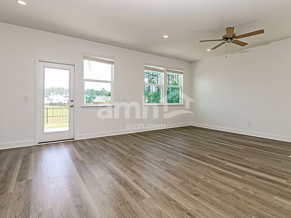 5th image of 176 Anthurium Dr