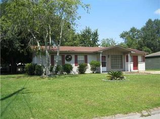 5612 Rose Dr, Moss Point, MS 39563