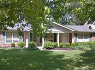 409 Nottingham Dr, Ballwin, MO 63011